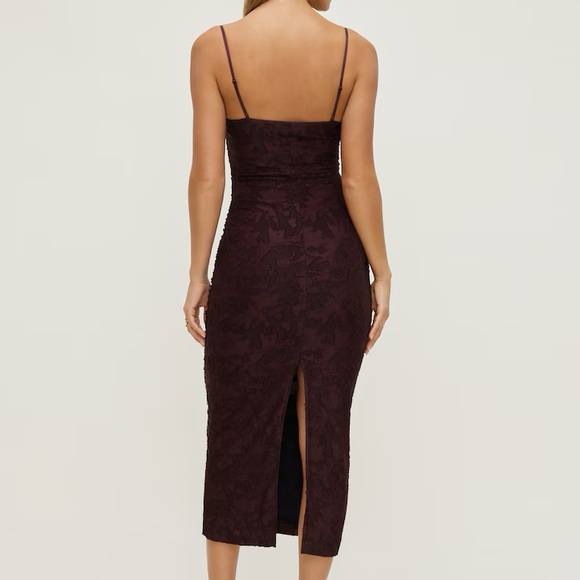 Dynamite Deep Plum Midi Dress - Picture 2 of 3